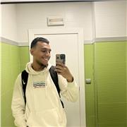 Soy joven Nativo español, con un buen vocabulario y un léxico bastante completo.